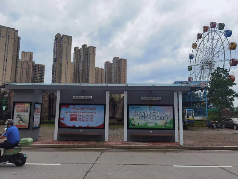 公交候車亭廠家現(xiàn)場(chǎng)安裝案例